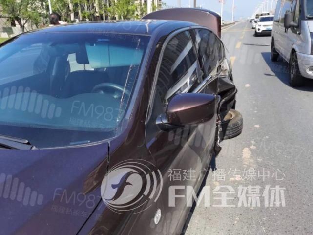  砰砰|砰砰砰砰！福州市区一宝马连撞3车！“它飞一样的过来了”