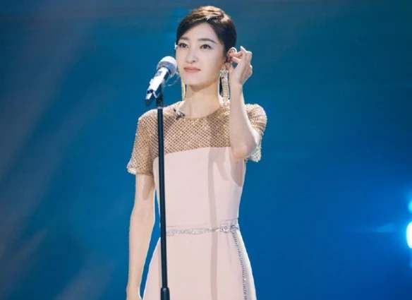  乘风破浪|宁静是小学班长，万茜全能ACE，黄圣依不娇气，张萌发千字长文评“姐姐”