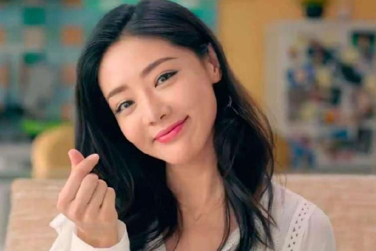  腹肌|爱情公寓：唐悠悠演过仙剑，关谷演过网球王子，看到张伟笑出腹肌