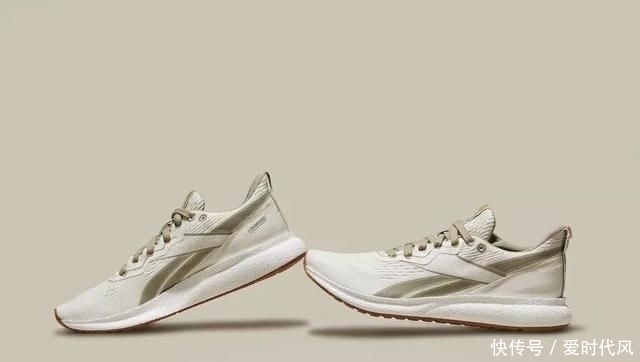 鲜花|球鞋当花瓶,鲜花填充羽绒服?时尚界的环保也太香了