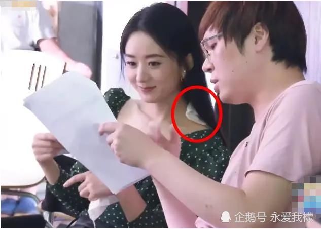  工作人员|赵丽颖拍摄没开空调，披头散发工作，肩膀垫毛巾吸汗很接地气