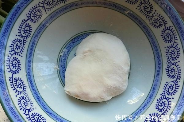 烙饼|烙饼总是发硬不起层牢记这一步,个个松软起层,比手抓饼好吃!