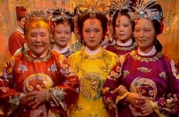  女儿|红楼梦里的三位母亲，明明有女儿却彼此分离，难以相见