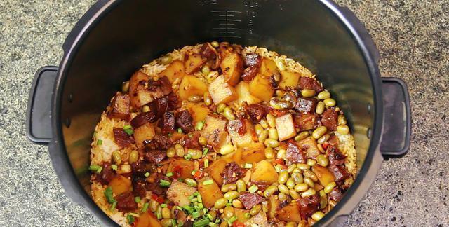 过瘾|懒人焖饭怎么做最下饭，试试这种好吃的做法，营养又过瘾