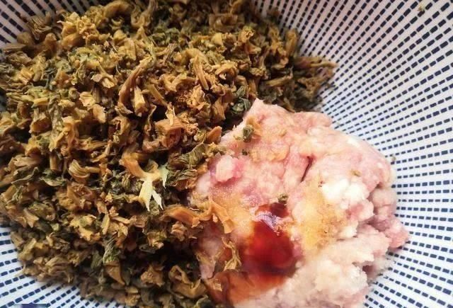  包子|蒸梅干菜包子，铺一层它，更清香，香味独特，滋味鲜美，开胃