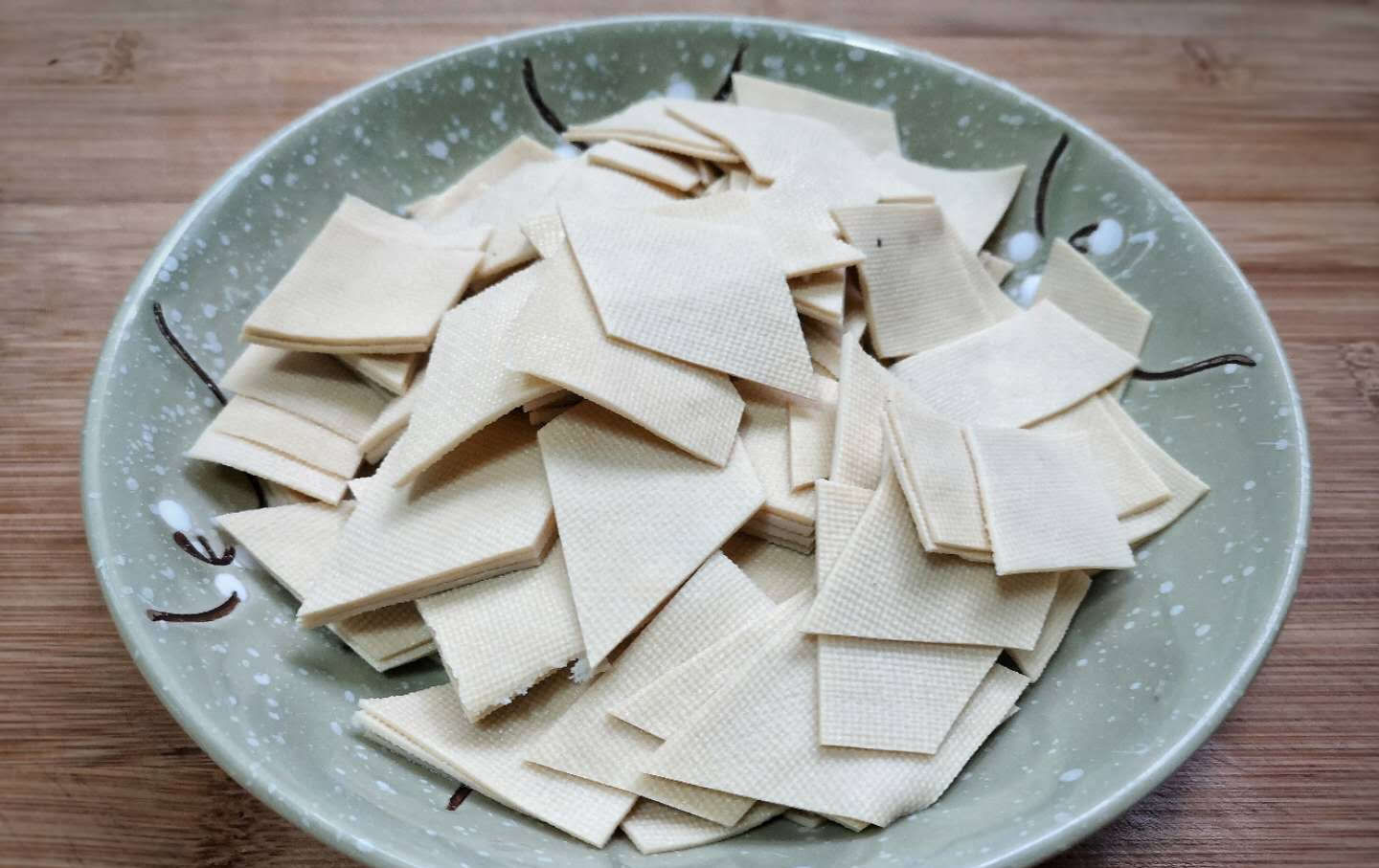  西红柿炒豆|8月不吃肉，也要给孩子吃它，3元一斤，蛋白质含量极高，比肉还香