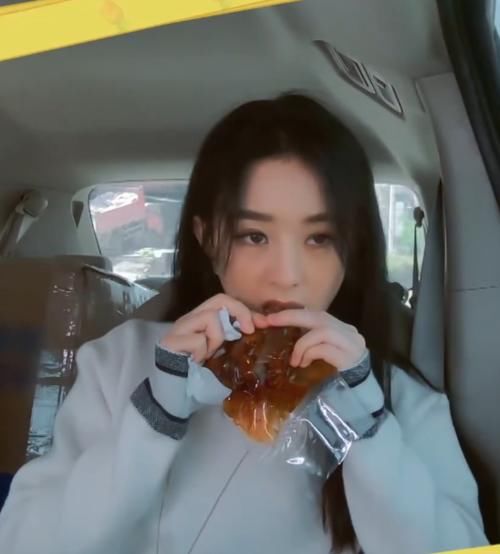  原谅|中餐厅滤镜有多厚？看到赵丽颖三明治中肉的颜色，原谅我吃不下去