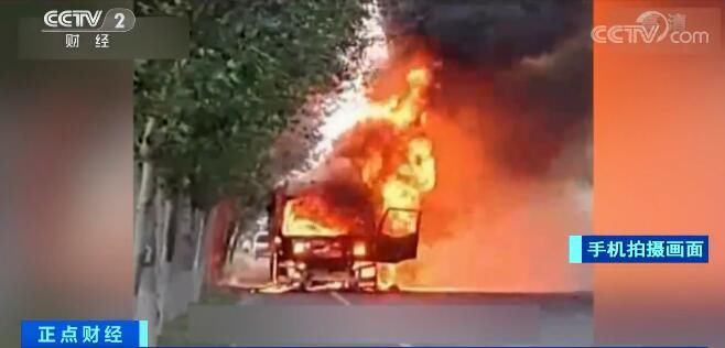  车厢|冒死将“火车”开出闹市区后 司机把车卖了