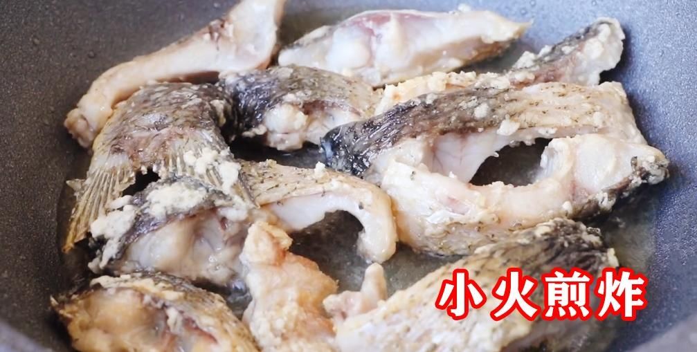  糖醋|秋天要多吃鱼，不油炸不炖，简单一做营养美味，上桌连汤汁都不剩