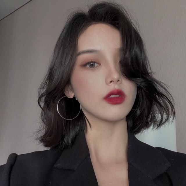  追求者|这样的女孩，身边从来不缺追求者，年轻就是最大的资本