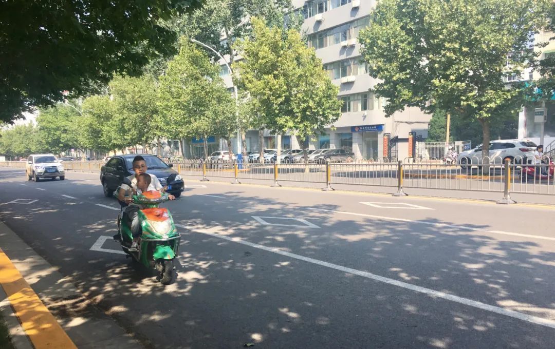 交通|非机动车逆行，不走非机动车道！今天这些人上榜了！