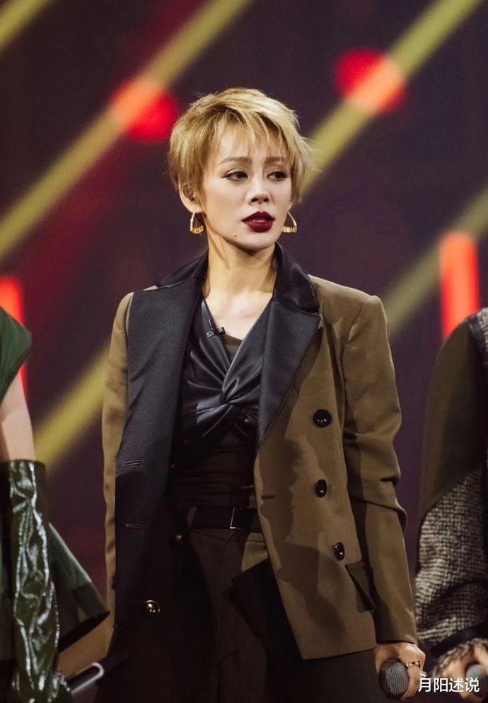  注定|如果注定成为“扶弟魔”，姐姐们乘风破浪又如何