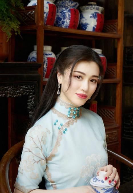  即将|葛天更新动态附剧照，忙拍戏新作即将上映