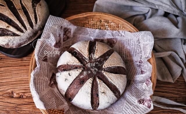 馒头|老婆买了几十斤面粉,说学做包子馒头,吃得快吐了,今天才换花样