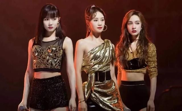 女团|出身女团就该吃亏?姐妹蹲过道里爆哭,但孟佳被淘汰不一定是坏事