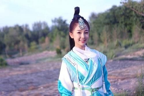 参加|虞书欣成最大赢家?参加极挑备受好评,看到她对岳云鹏的态度:难怪