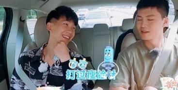  白举纲|20岁参加《快男》得季军，26岁成为导师，用硬核文字回应质疑事件