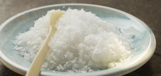  等于|都是食盐，加碘盐、无碘盐和低钠盐有什么区别？买错等于浪费钱