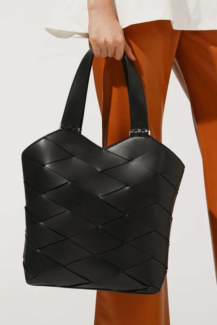  平价|一部43集的电视剧，能出现多少只平价包？