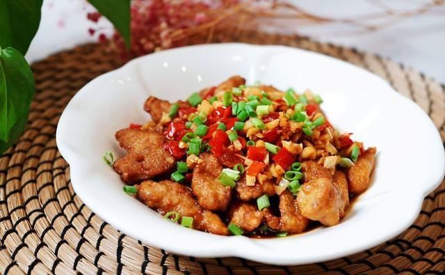  剁辣椒|一碗蒸酥肉，微辣鲜香超下饭，咬牙买了猪肉做这菜才不亏，吃过瘾