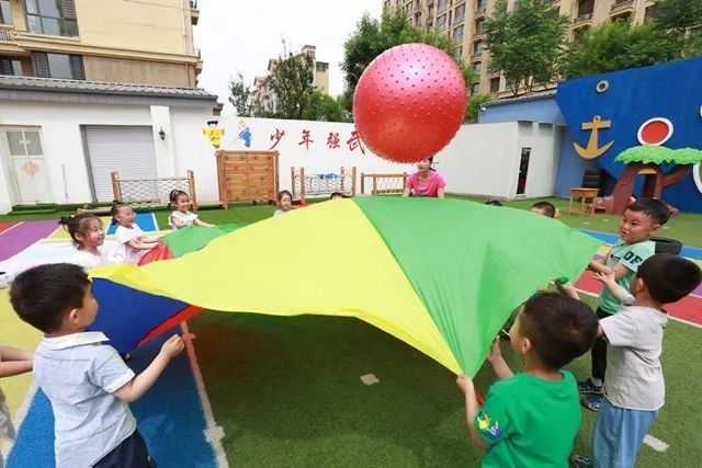 妈妈|“妈妈我不想去幼儿园”，宝宝不愿上幼儿园？没有解决不了的事儿