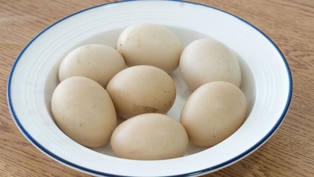  保存|养鸡大户透露，保存鸡蛋有秘诀，绝对不是放冰箱，放半年都不易坏！