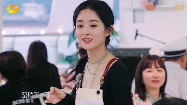 口罩|《中餐厅》上菜不戴口罩引热议,有谁注意赵丽颖的举动?人红是有原因的