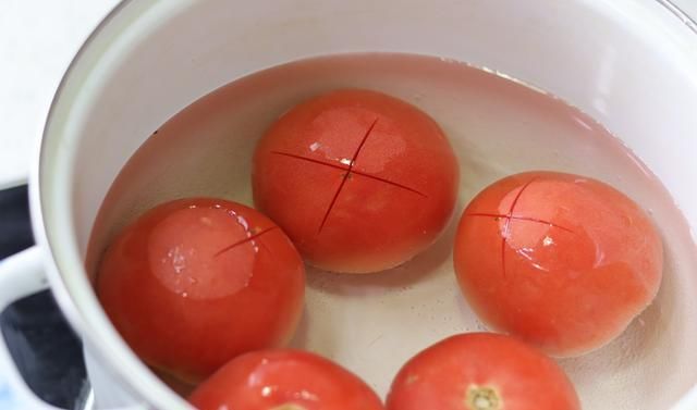  在家|在家自制番茄酱，成本不到5块钱，能做一大碗，香甜好吃无添加