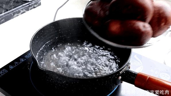 滑嫩味|到了秋天,香菇这样做才好吃,滑嫩味美赛鲍鱼,一人一盘不够吃