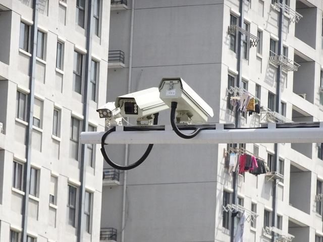  车主|开车经过摄像头时为啥它总是一闪一闪？老司机：早知道就不再慌张