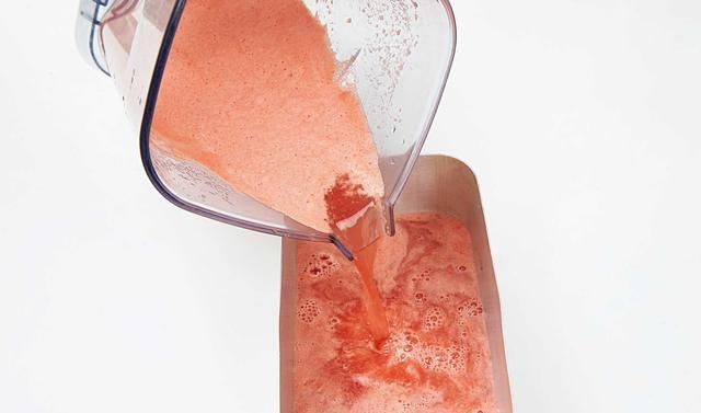  西瓜冰沙|夏天最完美组合，牛奶饼干配沙拉，好吃不腻，冰凉清爽，刷剧必备