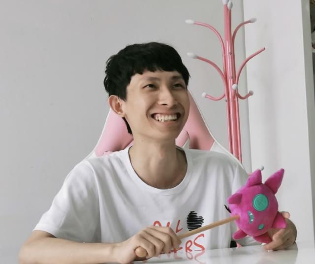 王者|王者荣耀：梦泪18岁时颜值有多高？看到梦泪的高中毕业照，变化有点大