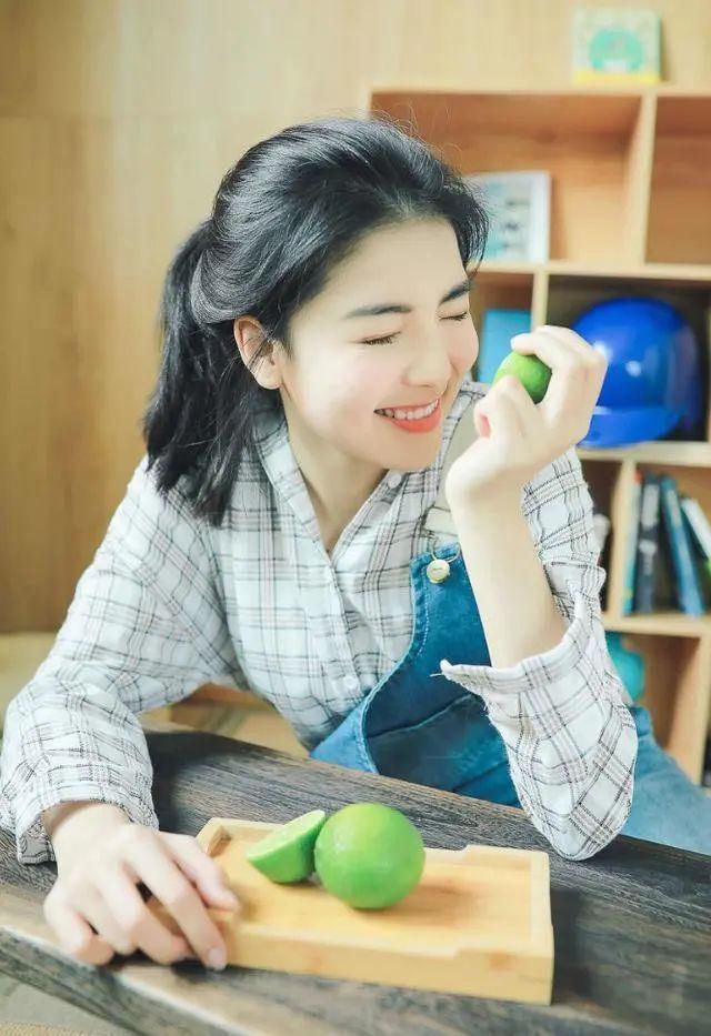 拍照|拍照应该怎么笑,11个关于“笑”的拍照姿势,每一个都能拍得很美