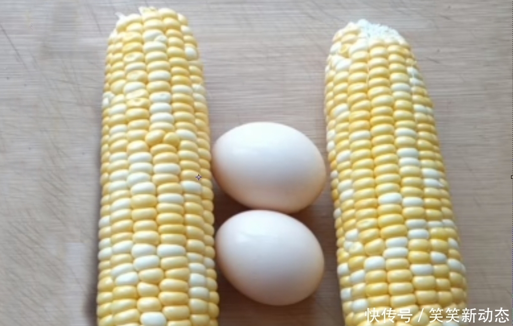  搅拌均匀|鲜玉米换个吃法，十分钟玉米鸡蛋饼出锅，品质生活从舌尖开始