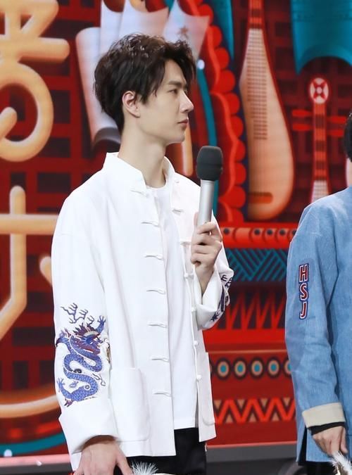  天天兄弟|王一博会退出天天向上吗？大家怎么认为？