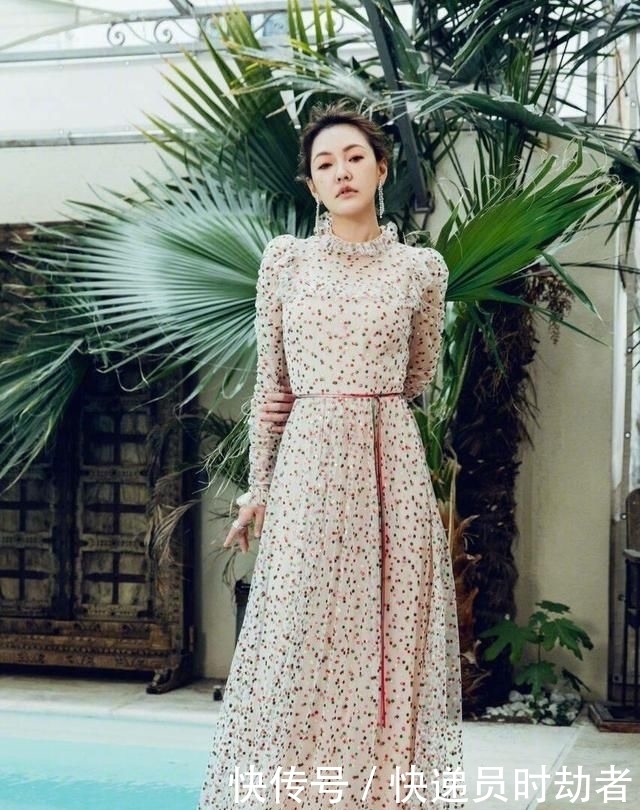 穿出|小S素颜走机场,休闲装竟能穿出时尚范儿,洒脱随性还有气场