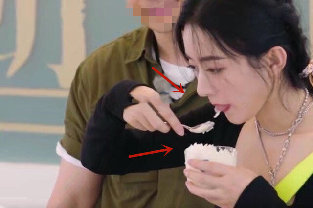 生活习惯|把尝完的刨冰吐回碗里,赵丽颖《中餐厅》被吐槽生活习惯糟糕