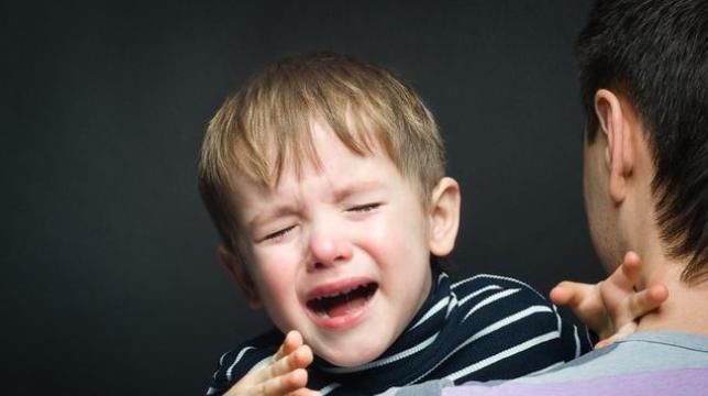 家长|“铲雪式”教育下的孩子,往往是啃老一族巨婴,家长别在做这种事