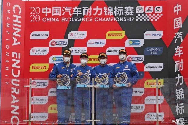 转向|601号赛车被撞，轮圈缺一块还能完赛。818号赛车突然无法转向