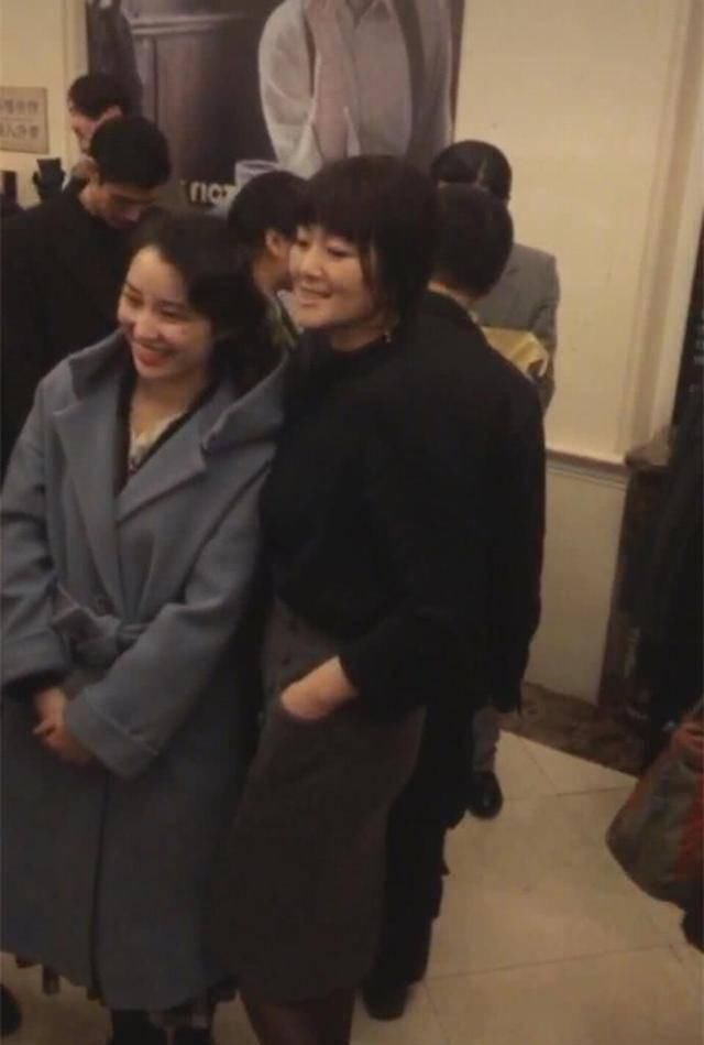 巩俐|巩俐气质也靠包装？不化妆连个普通大妈都不如，54岁老的好真实！