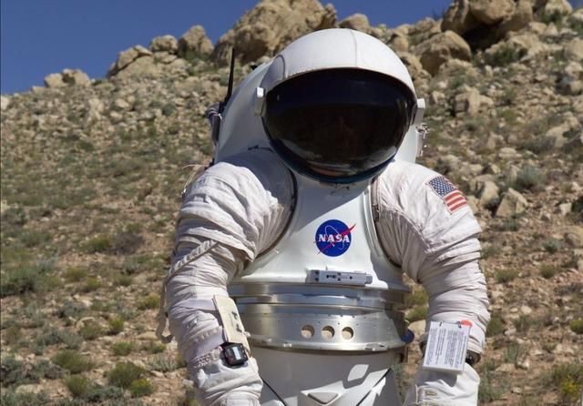  衣服|全世界最昂贵的衣服，内部堪比小型飞船，美国只有4套