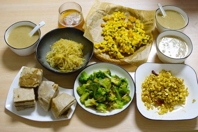 西兰花|1家3口的晚饭,3菜1汤2主食,晒到朋友圈,大家都点赞