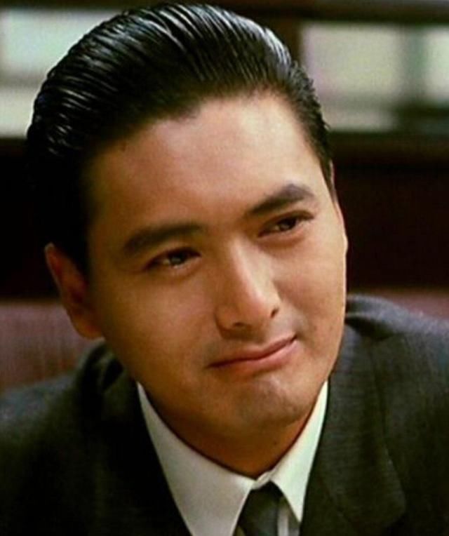 身材|不怕发嫂吃醋？65岁周润发晨跑身材好，与女子贴身做热身引关注