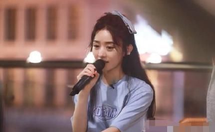  全网|《中餐厅》滤镜有多重？看到李浩菲吃完饭后的嘴唇，全网笑出了猪叫！