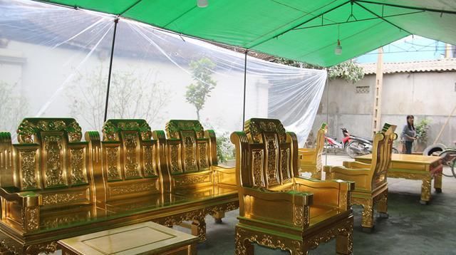  沙金|布沙发皮沙发都弱爆了！越南土豪花11亿订制金沙发