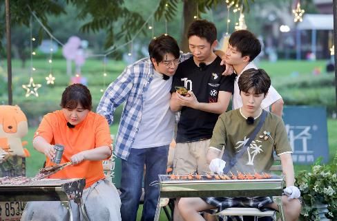  频接|郎朗沦为综艺咖，频接综艺不务正业？钢琴王子也要挣钱养家