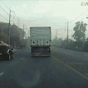  当场|生活中38个最危险的瞬间，离当场去世就差那么0.01秒