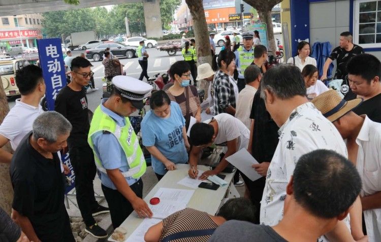 电动车|你挂牌了没?电动车正式挂牌上路,临沂交警开展集中整治行动