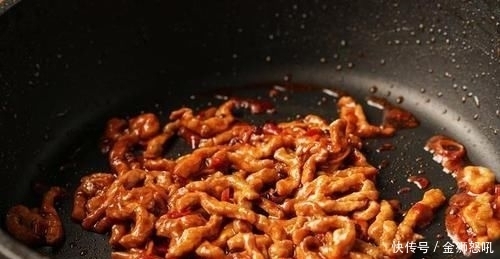 蒜苔炒肉|蒜薹炒肉不是炒老了就是不脆?下锅前腌制下,入味又脆爽