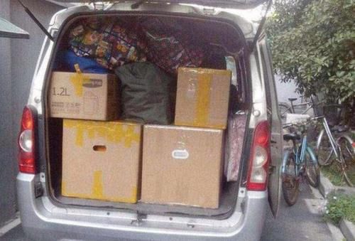 面包车|面包车拉货被查,车主气愤质问:这都不能拉,那我能拉啥?